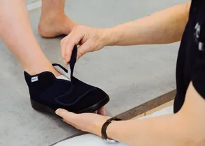 Vorschaubild für Seite Verbandschuhe